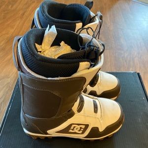 DC Scout Snowboarding Boots - Men’s 9.5